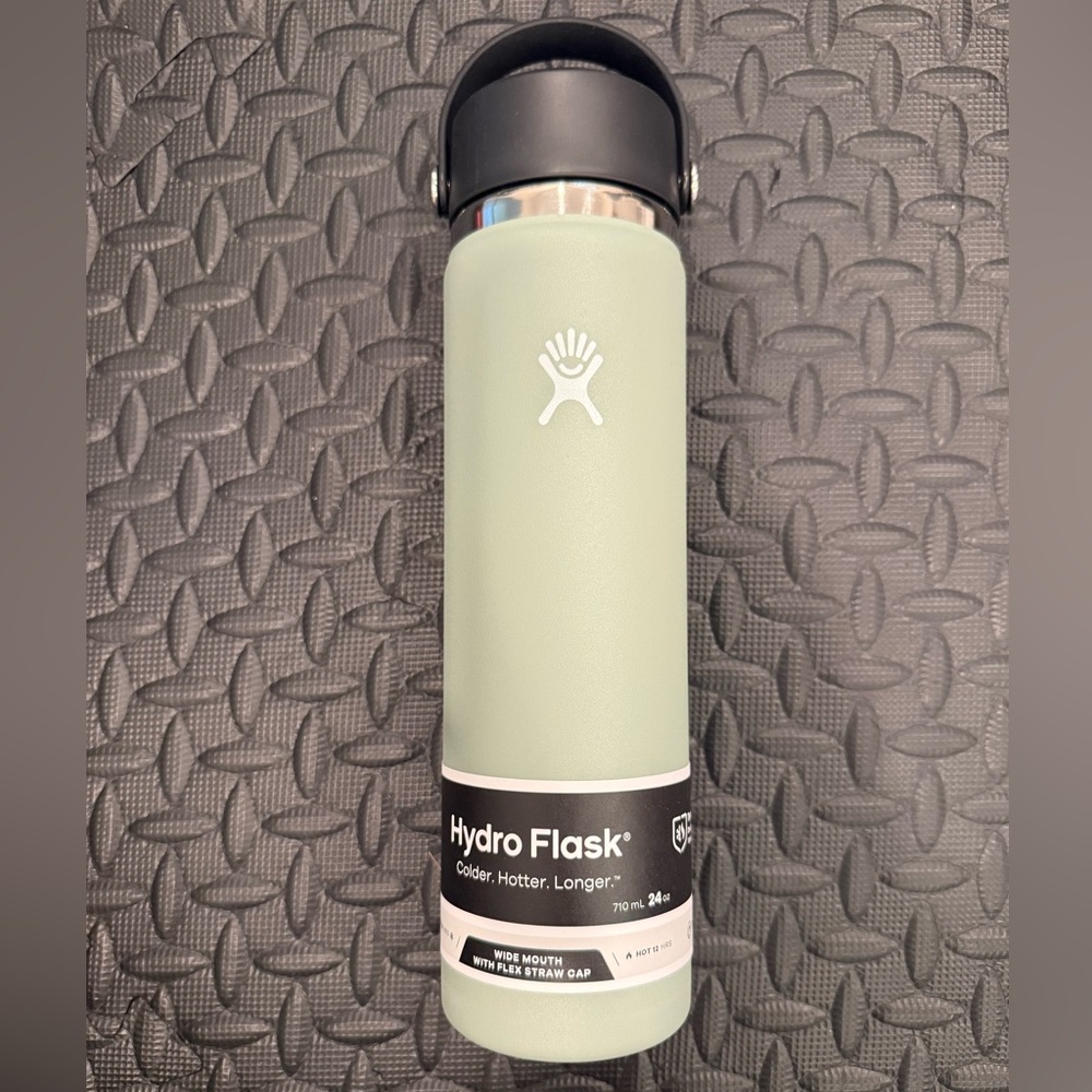 Hydro Flask 24 oz Wide mouth insulated water bottle with leakproof straw - Agave